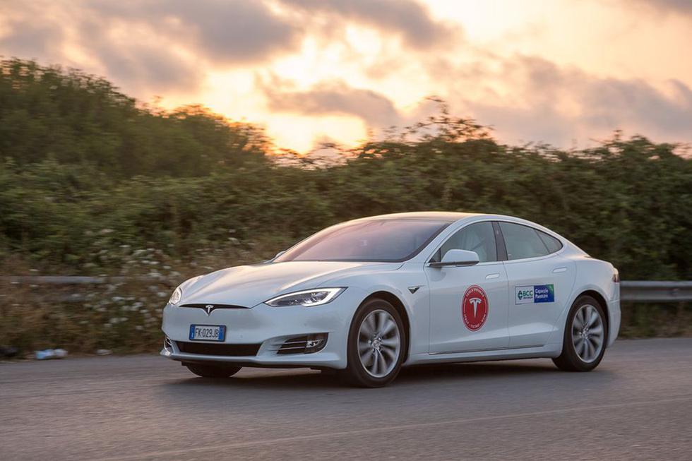 Novi rekord: Tesla Model S prešao čak 1078 kilometara bez punjenja!