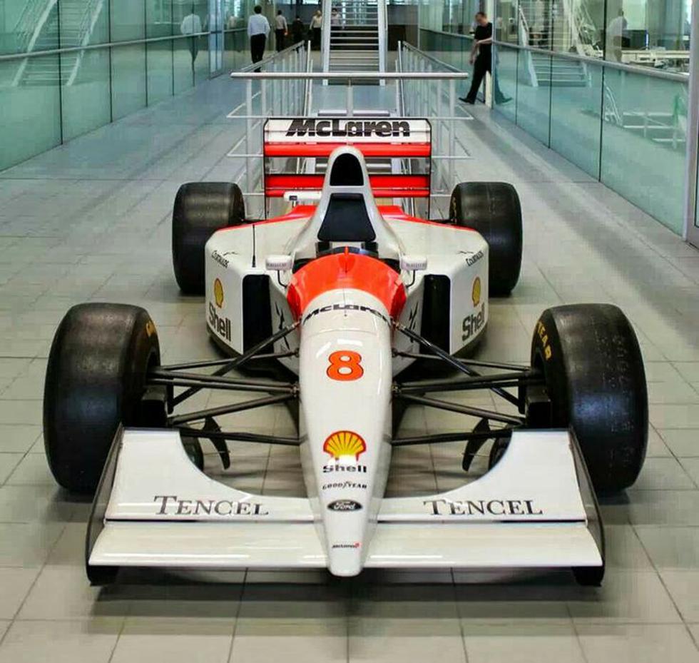 Legendarni McLarenov bolid Ayrtona Senne na aukciji 