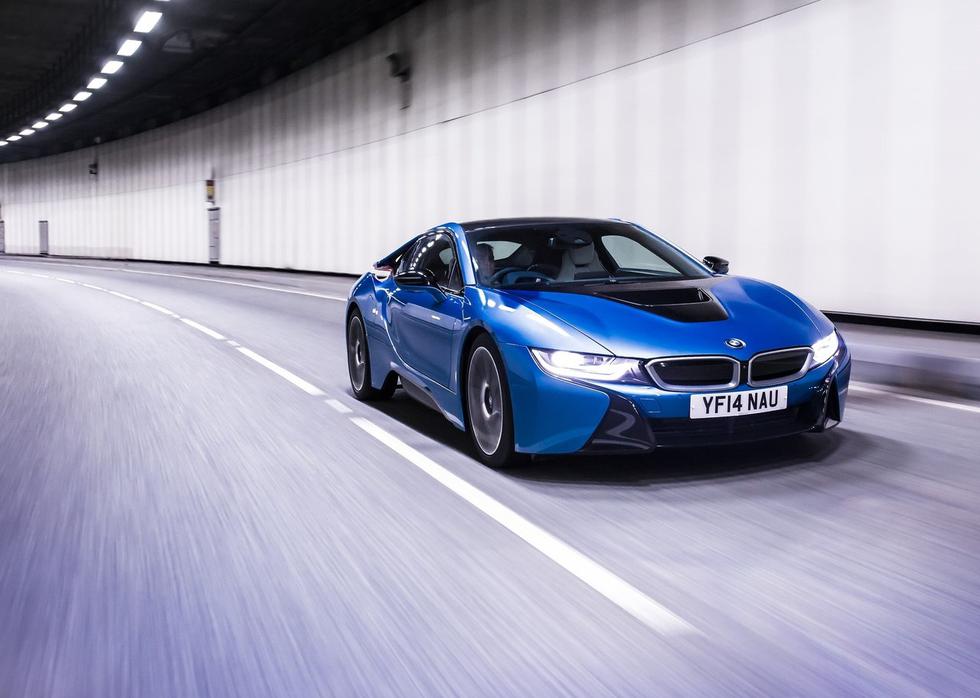 Stiže BMW i8 s dužom autonomijom: Prve najave govore krajem 2017.