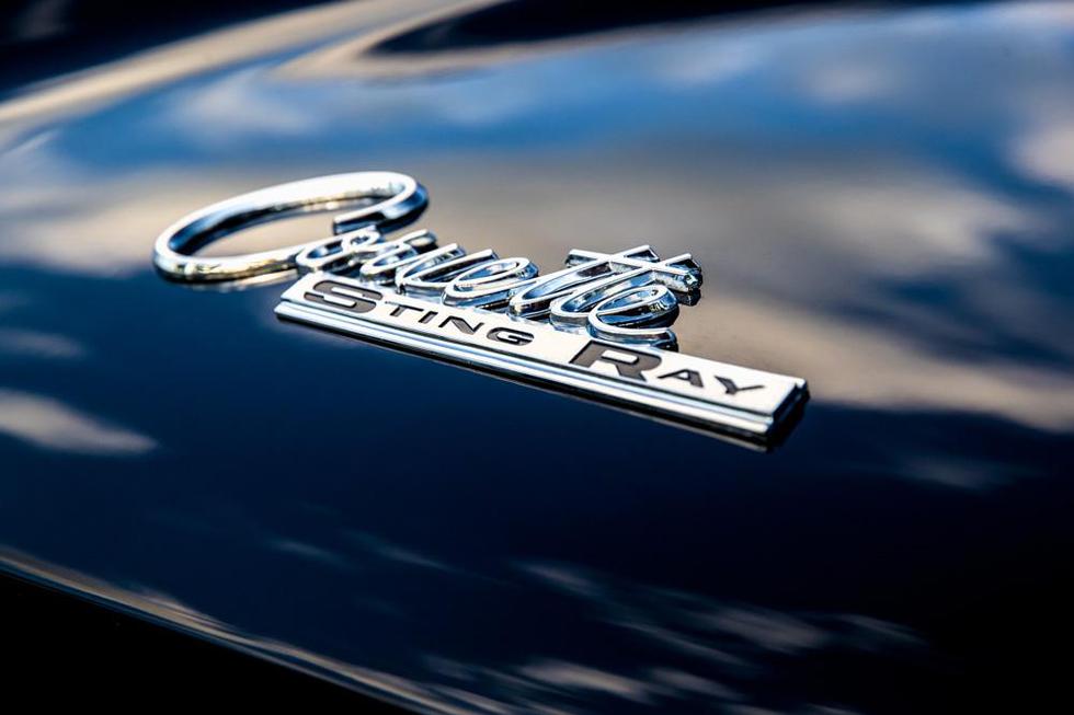 Chevrolet Corvette C2 Stingray u modernom ruhu Ares Designa