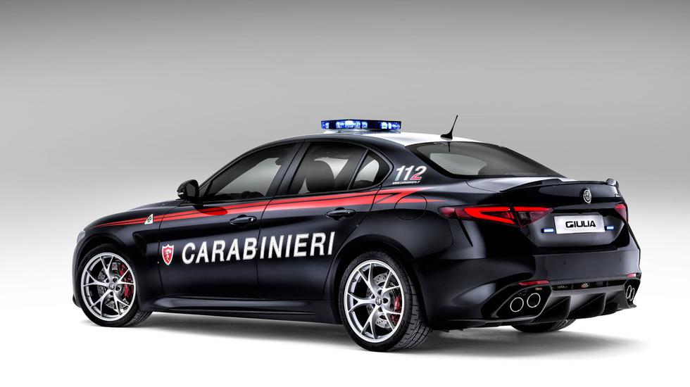 Što kažete na policijske Alfe talijanskih Carabiniera?