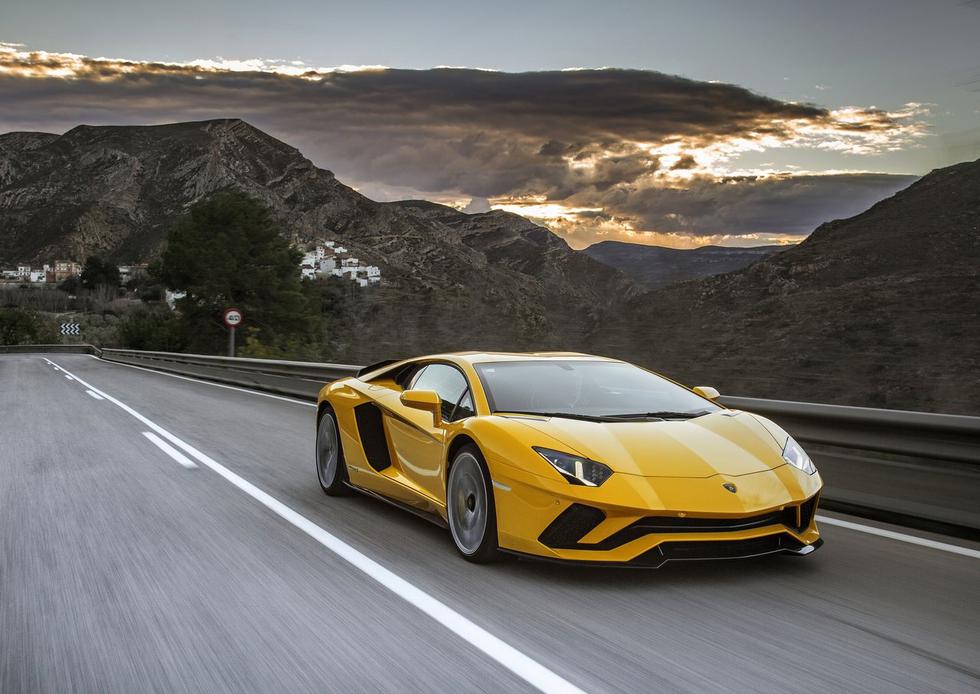 Lamborghini i dalje ostaje kod svog V12 atmosferskog motora