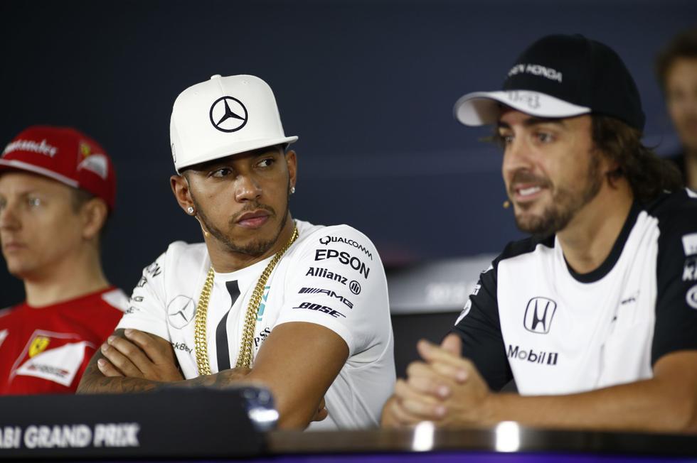 Fernando Alonso: Lewis Hamilton nije timski igrač