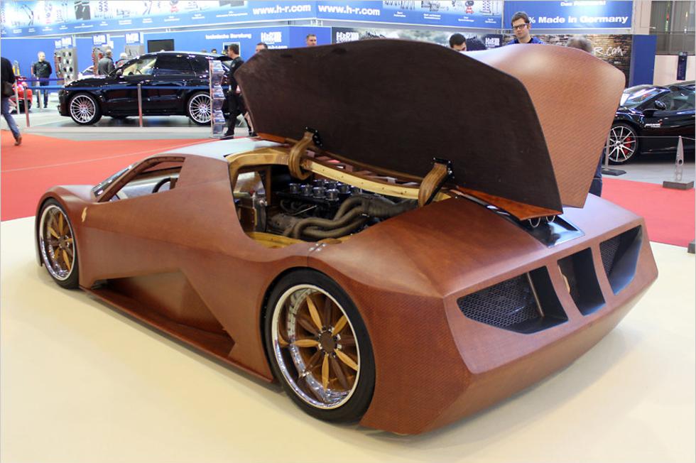 Sportski automobil izrađen iz drva juri 390 km/h