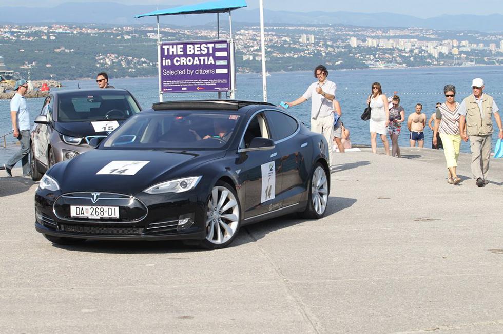 Pobjednik Monte Carla trijumfirao na Tesla reliju