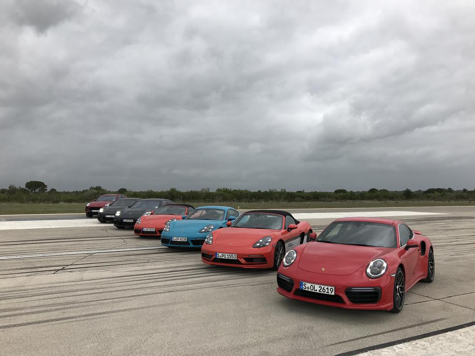 Porsche Driving Experience: Na pisti zračne luke vozili smo moćne Porsche aute