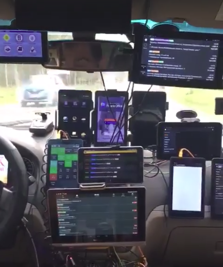 Ono kad u kamionu imaš 20 ekrana, a mašiš se i mobitela