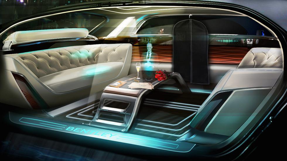 Hologramski batler poslužuje putnike, dok automobil sam vozi