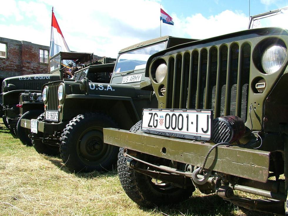 Izložba vozila u Domovinskom ratu u automobilskom muzeju