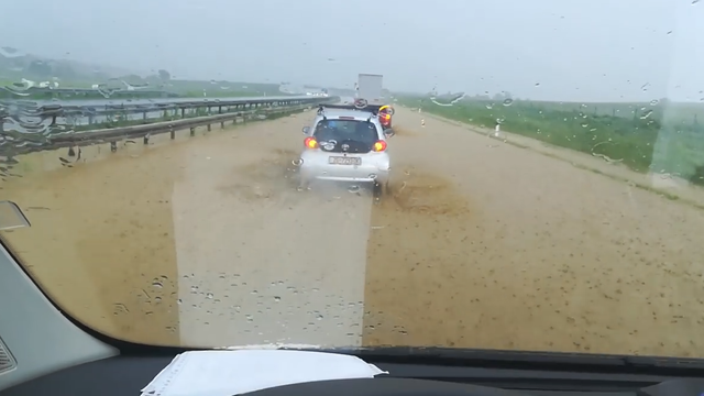 Poplave na autocest