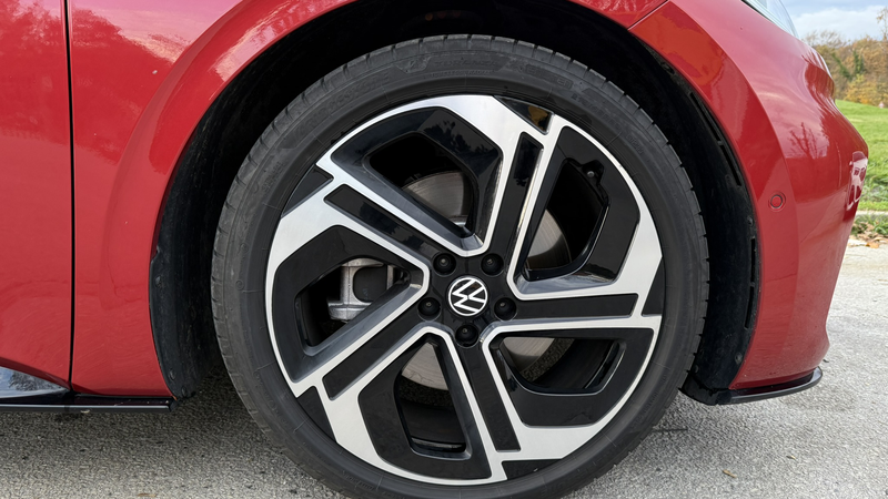 Izgledaju lijepo, ali mogu biti jako &scaron;tetni. Uni&scaron;tavaju li veliki naplatci ovjes?