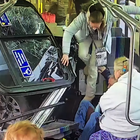 Jedva peživjeli: Kaminetom doslovno uletio u autobus