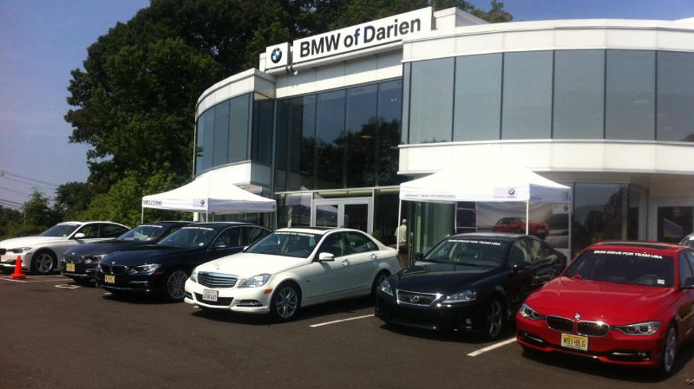 Kupila Mustanga, imala i službeni BMW: Zaposlenica ukrala milion dolara