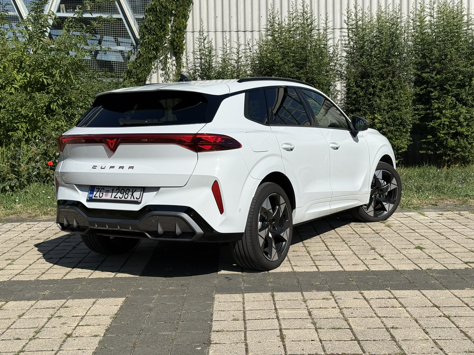 Author: Dubravko Kolarić