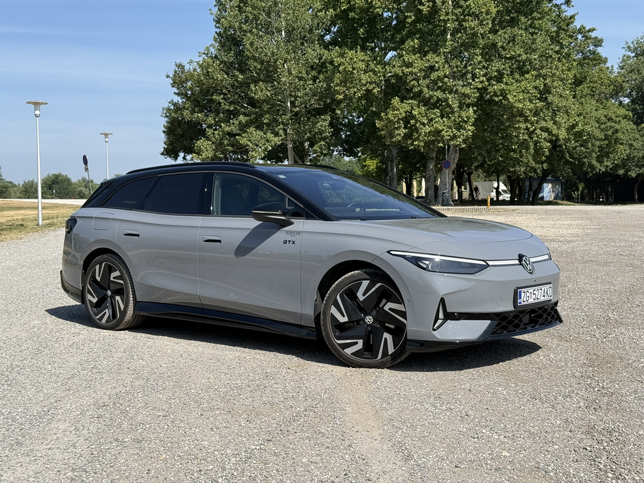 Author: Dubravko Kolarić