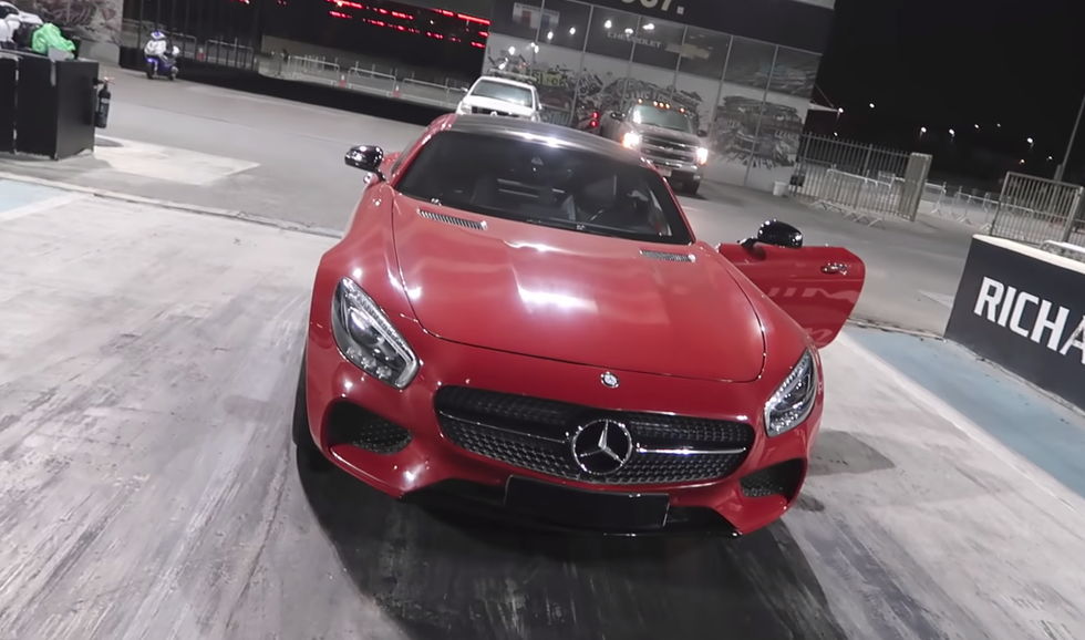VIDEO: Ogromni terenac sa 6 kotača posramio Mercedesov AMG GTS