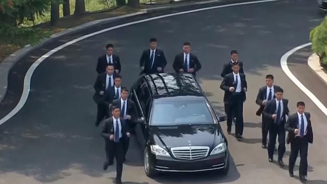 Kim Jong-un Mercedes S-klasa limuzina