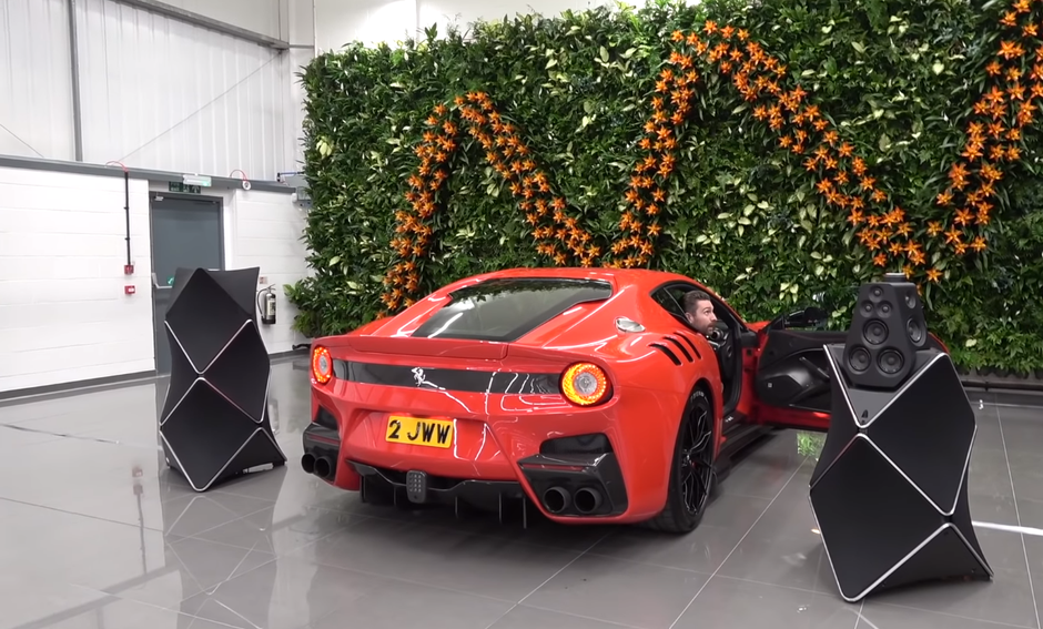 Tko je glasniji: Moćni Ferrari F12 ili zvučnici od pola milijuna kuna? | Author: Youtube