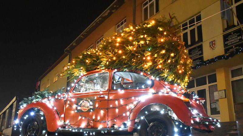 Auti koji svijetle kao božićno drvce. Je li to dozvoljeno?