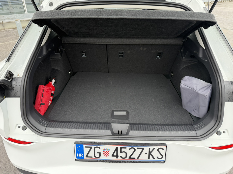 Author: Dubravko Kolarić