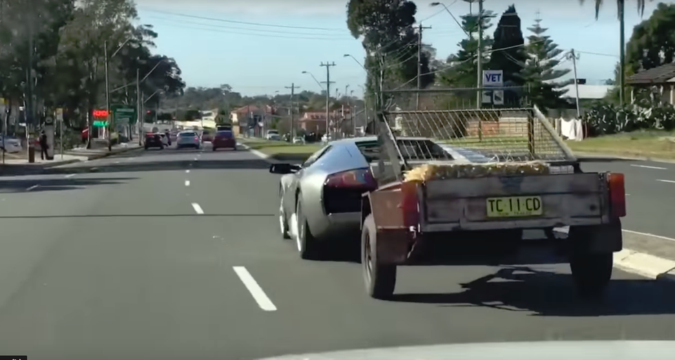 Što sve nećemo vidjeti: Lamborghinijem vukao prikolicu s kozama
