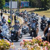 Nekoliko tisuća vlasnika Harley Davidsona prolazi kroz Pulu u defileu