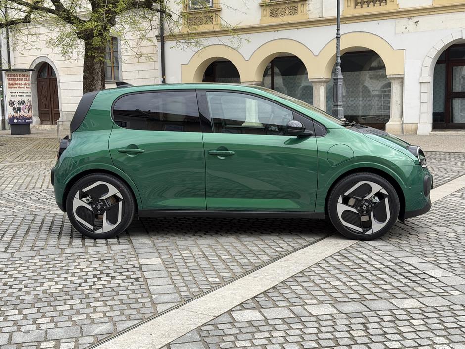 Author: Dubravko Kolarić