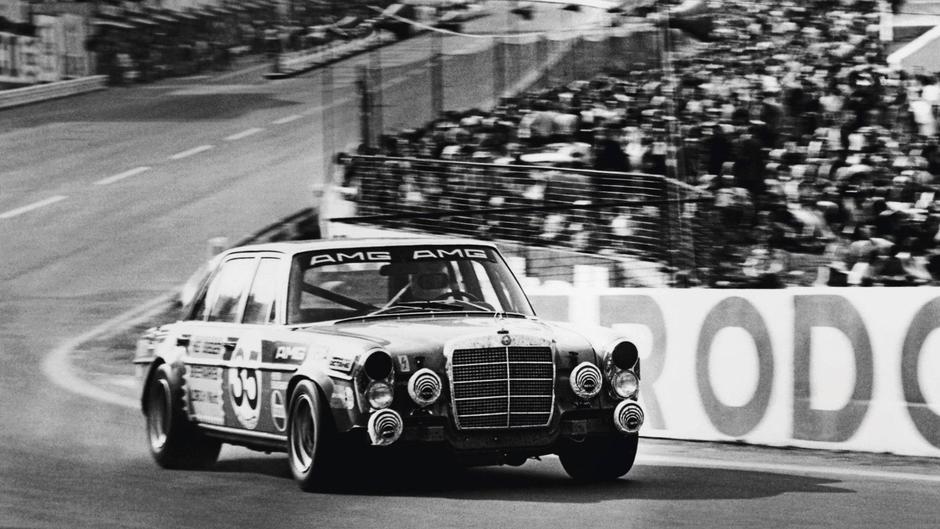 Halbes Jahrhundert Driving Performance | Author: Daimler AG - Global Communications Mercedes-Benz Cars