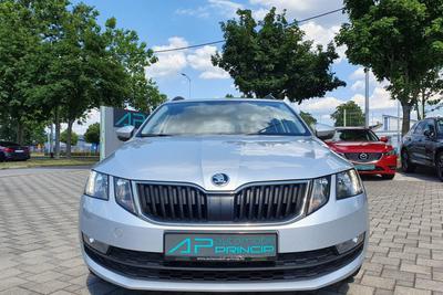 Škoda Octavia Combi 1.6TDI Ambition DSG /AT.ASSIT/Navi-Smartlink+/LED/