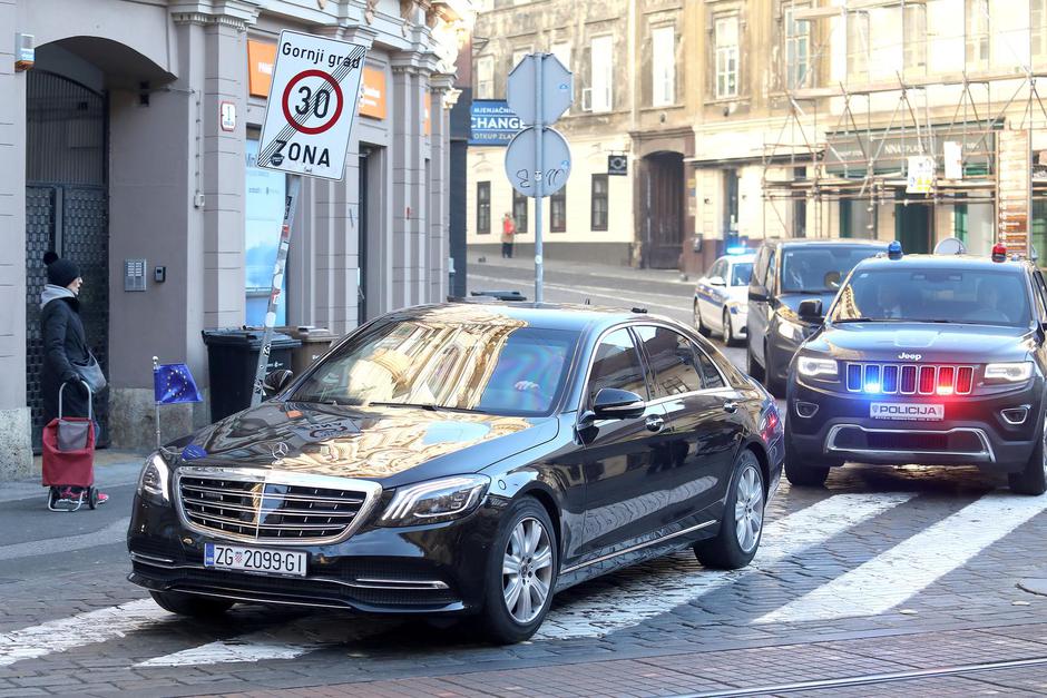 Zagreb: Prolasci brojnih štićenih kolona uzrokuju povremene zastoje na ulicama | Author: Patrik Macek/PIXSELL