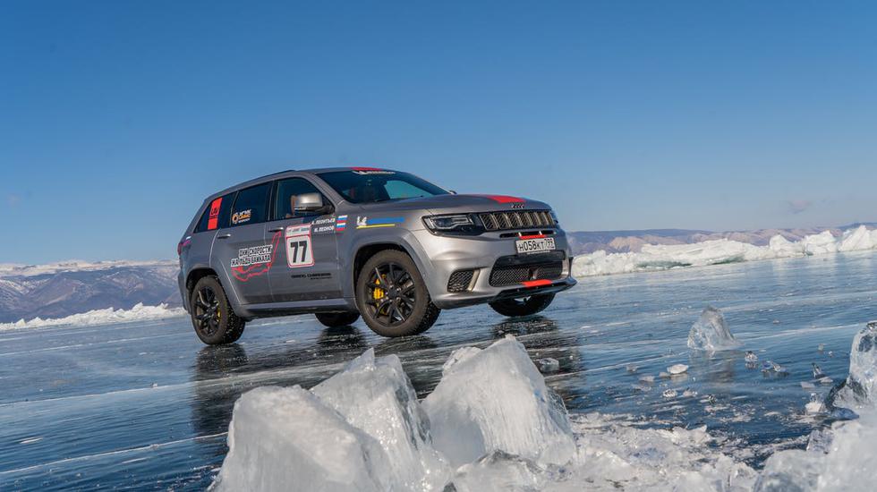 Novi rekord: Jeepom Trackhawkom vozio po ledu čak 280 km/h