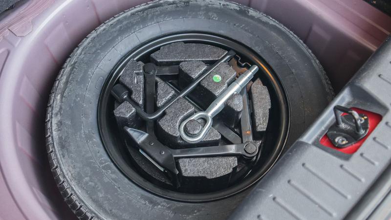 Rezervni kota&ccaron;: Kupili ste auto, a u prtlja&zcaron;niku vas &ccaron;eka neugodno iznena&dstrok;enje...