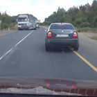 VIDEO: Stravičan frontalni sudar Peugeota s kamionom