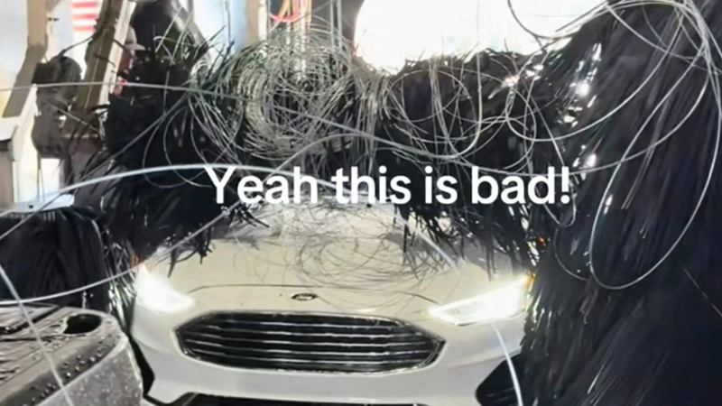 Kaos u praonici: Krenuo oprati svoj auto, uni&scaron;tio i tu&dstrok;i