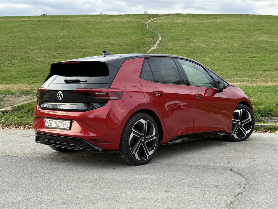 Author: Dubravko Kolarić