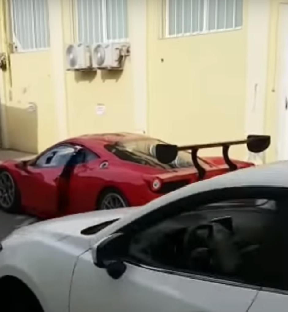 Otvorio vrata Ferrarija nakon čega je ostao bez njih | Author: Youtube