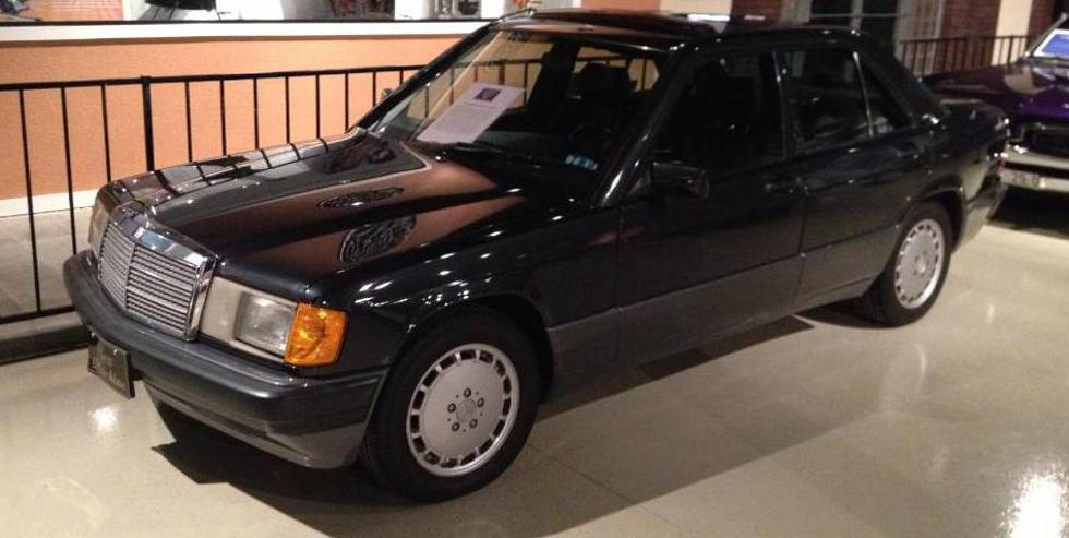Prodaje se Mercedes 190E popularnog Jamesa Browna