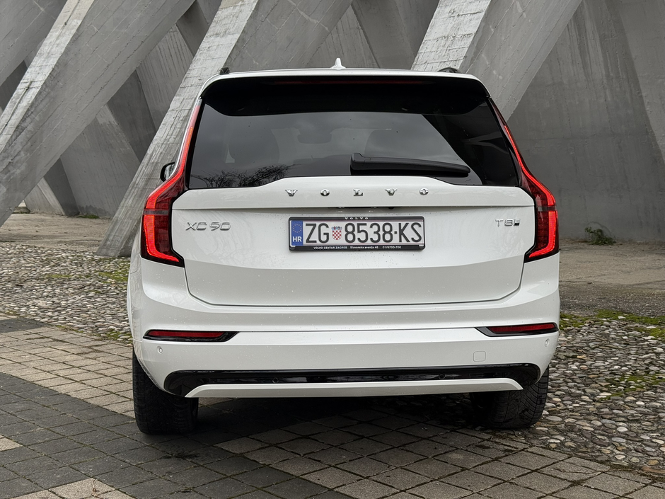 Author: Dubravko Kolarić