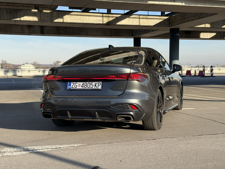 Author: Dubravko Kolarić