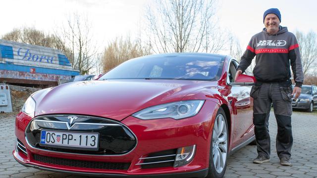Miroslav Škaro i Tesla Model S