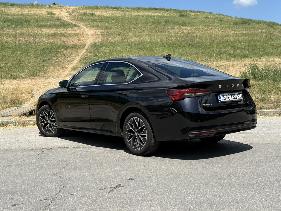 Author: Dubravko Kolarić