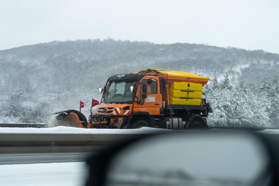 Zimski uvjeti na A1 između čvora Otočac i Gospić | Author: Hrvoje Kostelac