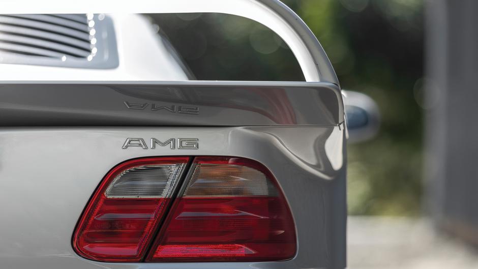 Prodaje se Mercedes-Benz AMG CLK GTR | Author: RM Sotheby's