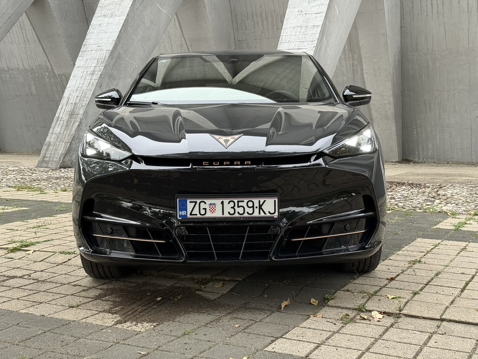 Author: Dubravko Kolarić