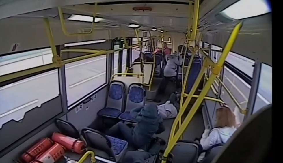 Samo ih je čudo spasilo: Zaspao za volanom gradskog autobusa