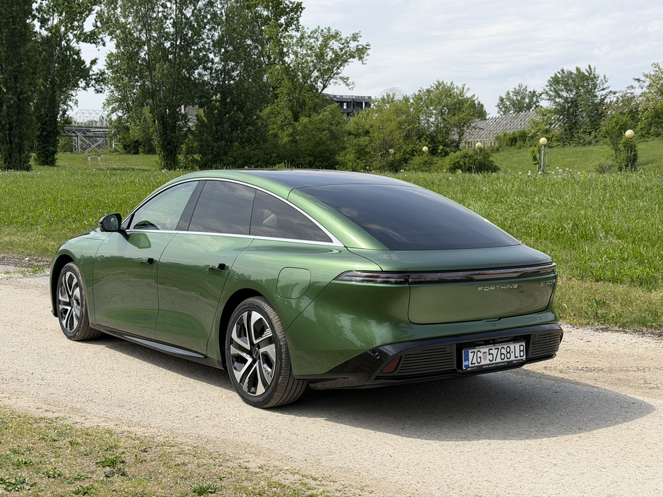 Author: Dubravko Kolarić