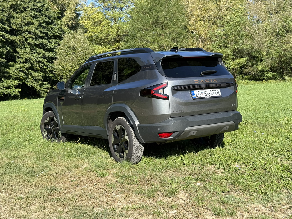 Author: Dubravko Kolarić