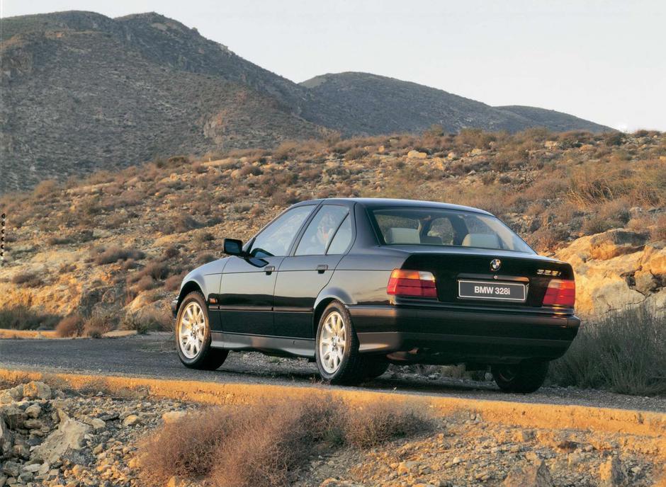 Ovako izgleda evolucija BMW Serije 3 kroz čak 43 godine | Author: BMW