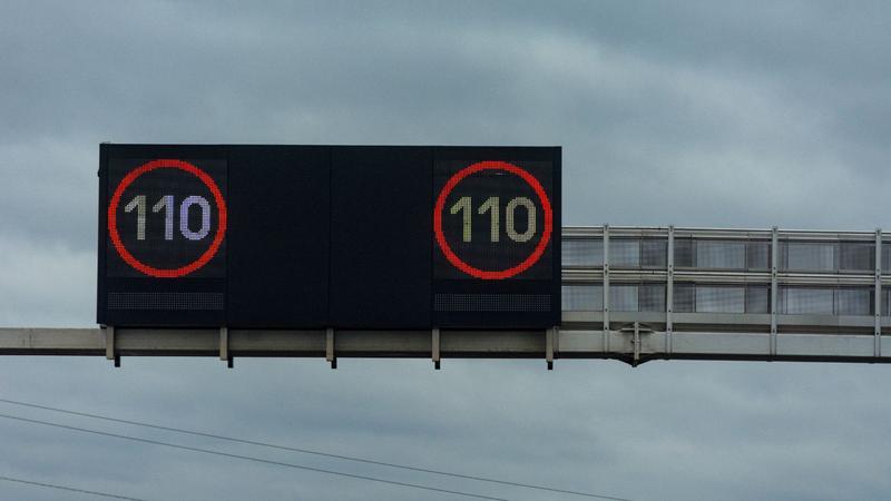 Sti&zcaron;u li stro&zcaron;a ograni&ccaron;enja brzine: IEA predla&zcaron;e izvanredne mjere zbog nafte