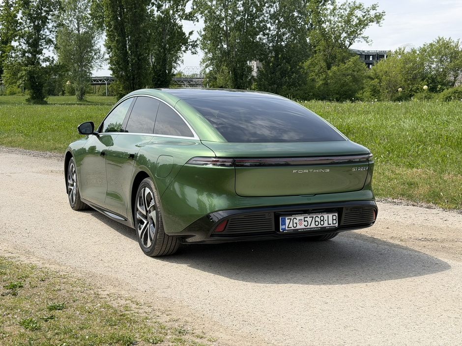 Author: Dubravko Kolarić